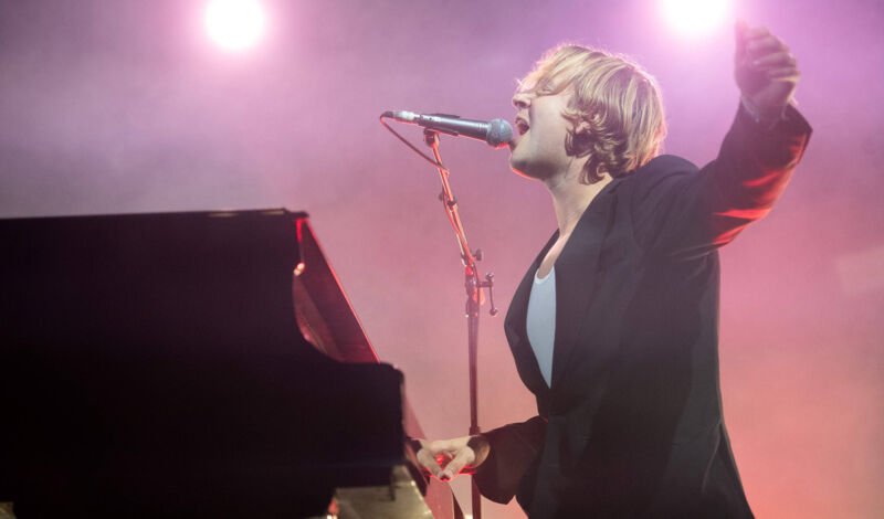 Tom Odell live auf der Bühne