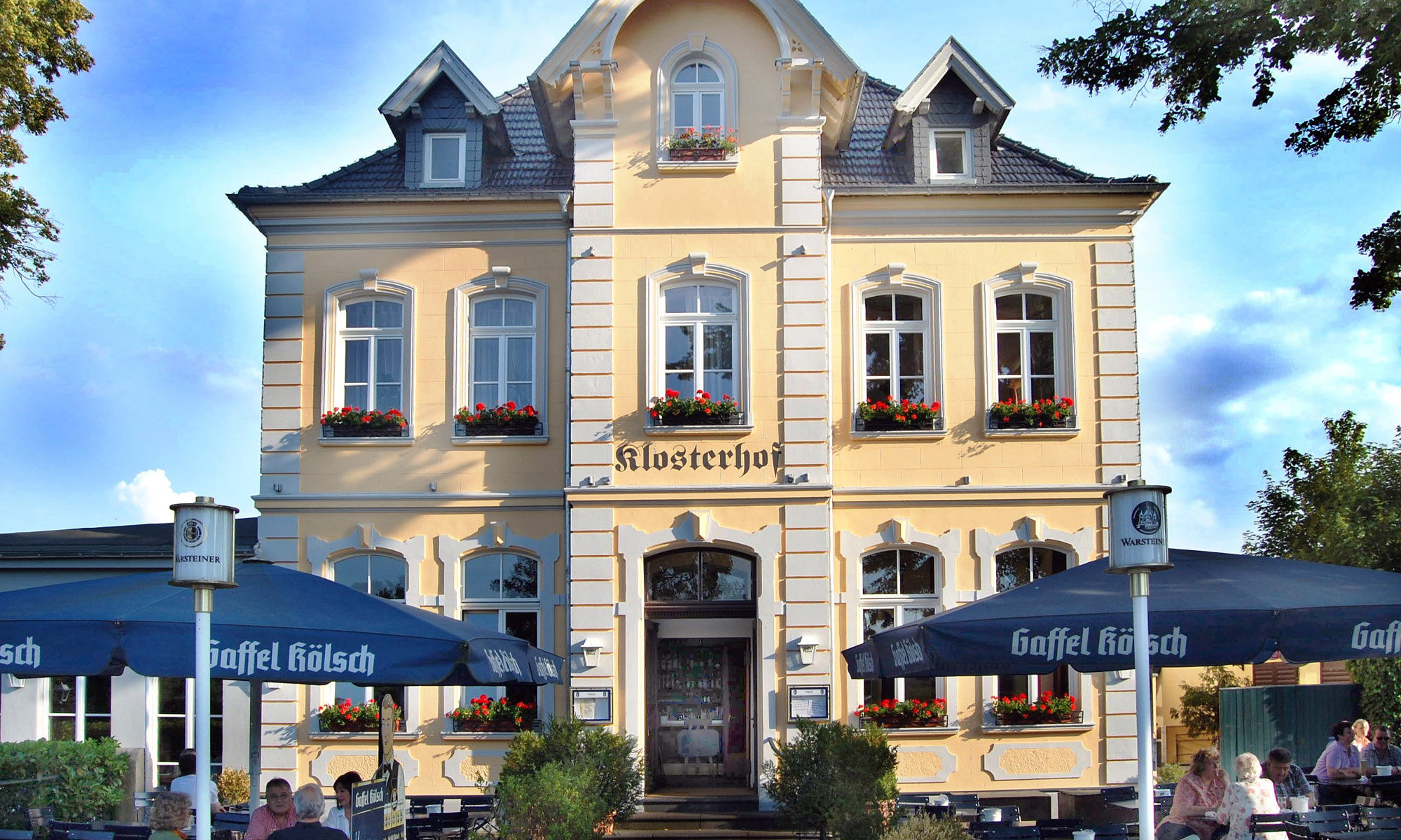 Außenansicht des Lokales Klosterhof Knechtsteden.