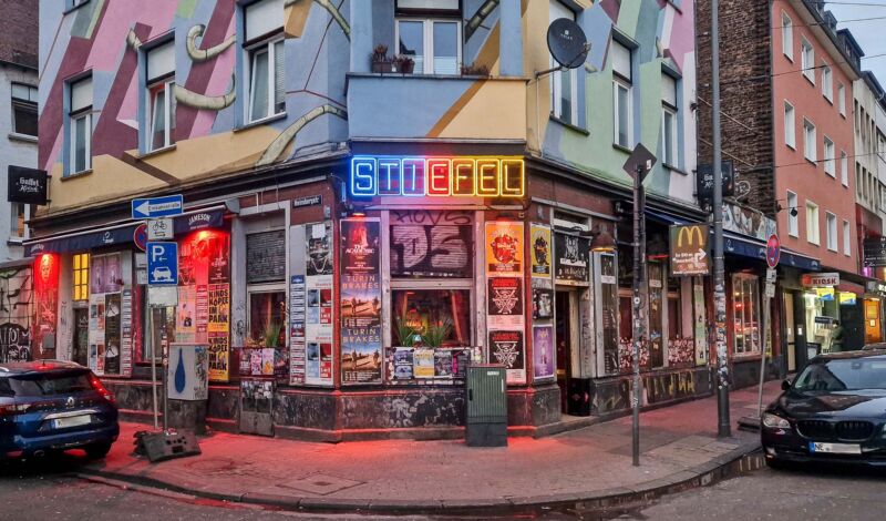 Außenansicht der Kneipe Stiefel an der Zülpicher Straße im Kölner Kwartier Latäng