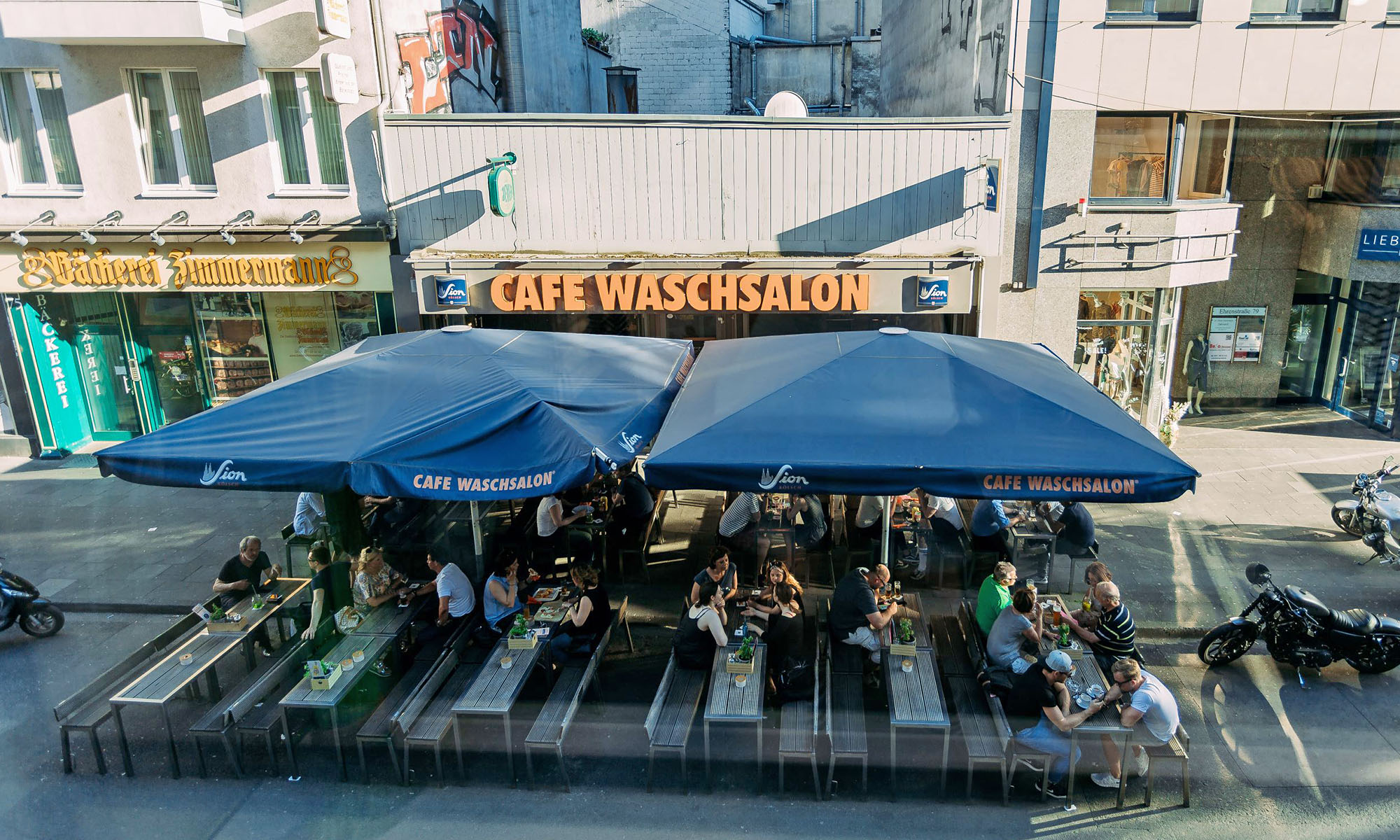 Das Café Waschsalon auf der Ehrenstraße von Außen.