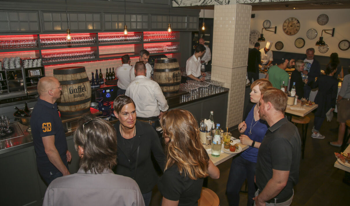 Urige Kneipen und schöne Restaurants in KölnDeutz koeln.de