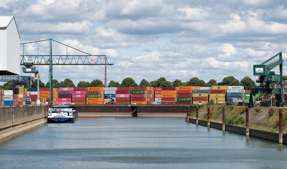 Blick in den Niehler Hafen