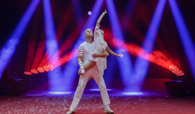 Akrobaten des Kölner Weihnachtscircus'