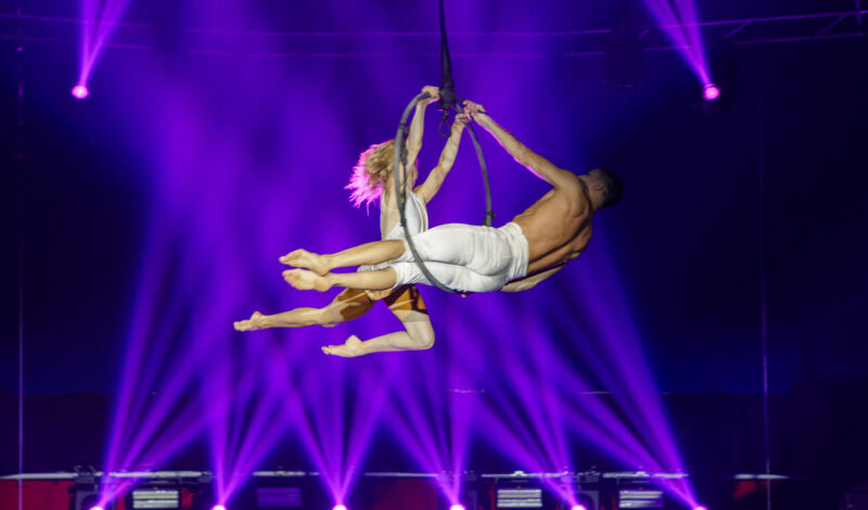 Akrobaten des Kölner Weihnachtscircus'