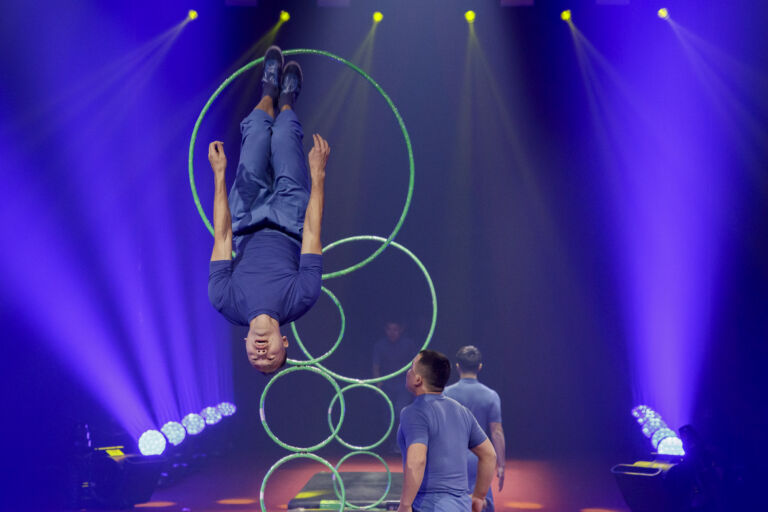 Akrobaten des Kölner Weihnachtscircus'