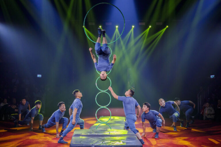 Akrobaten des Kölner Weihnachtscircus'