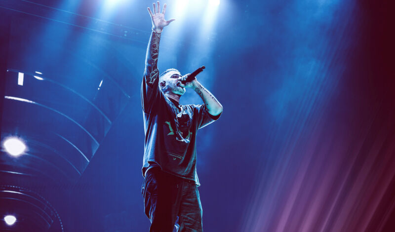 Rapper Bushido bei einem Auftritt auf der Bühne