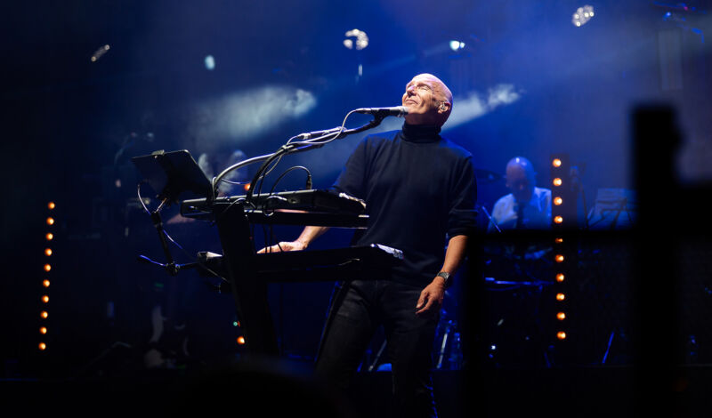 Der Musiker Midge Ure tritt in der Night of the Proms auf.