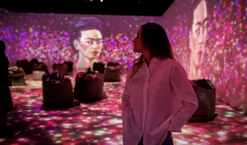 Immersive Ausstellung zu Frida Kahlo