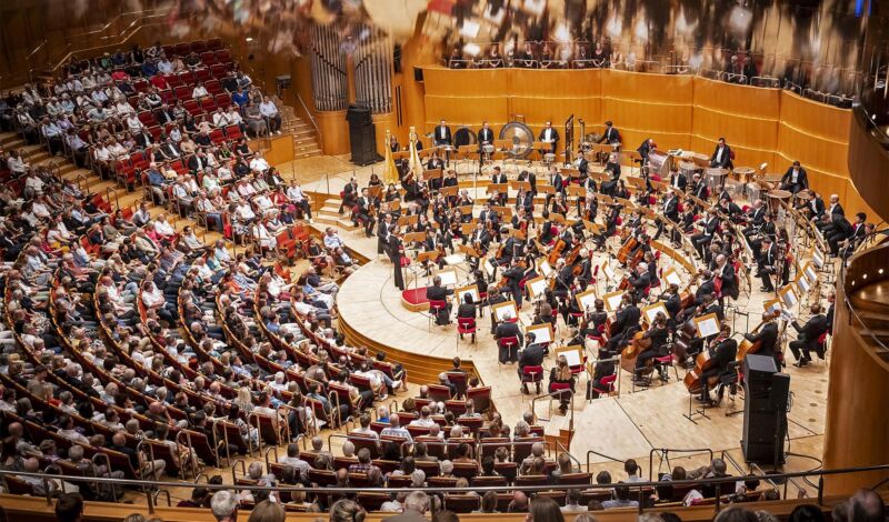 Das Gürzenich-Orchester gibt ein Konzert in der Kölner Philharmonie