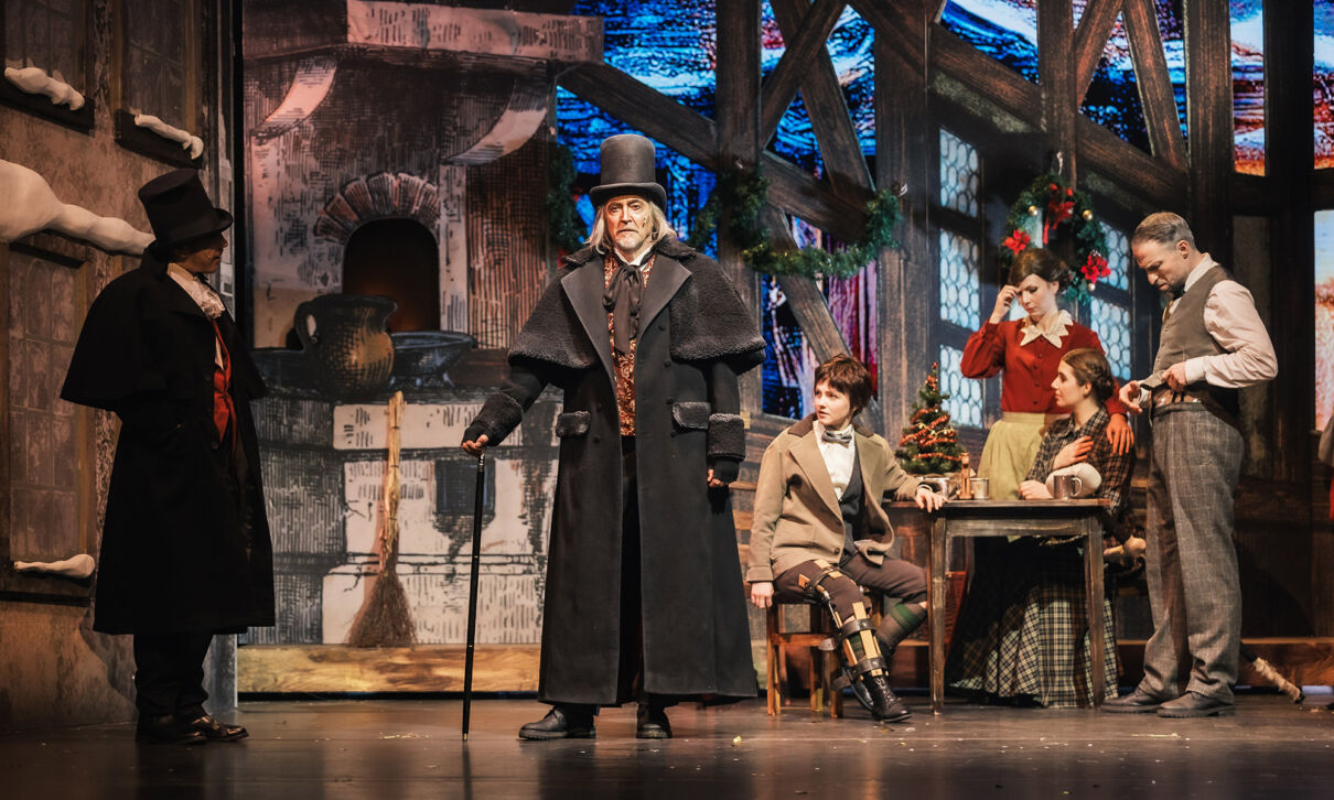Bühnenfoto aus Eine Weihnachtsgeschichte - Ein Musical nach Charles Dickens