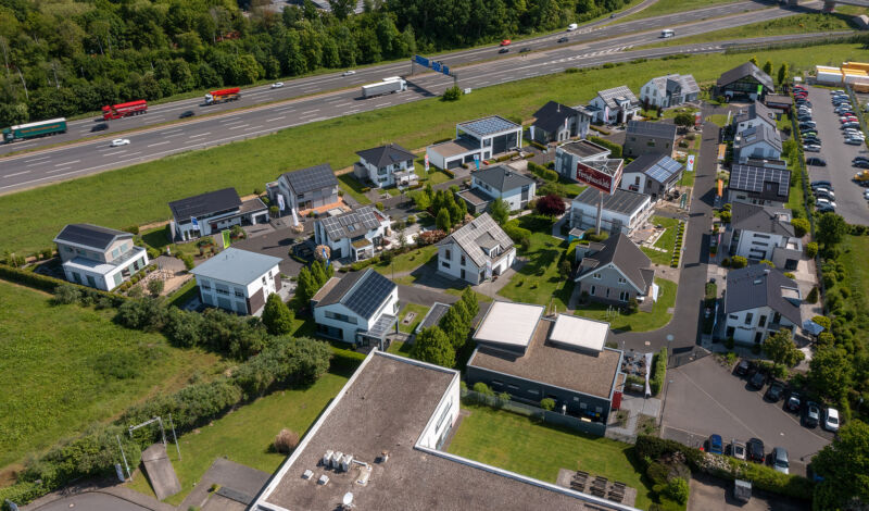 Luftbild der Fertighauswelt Köln
