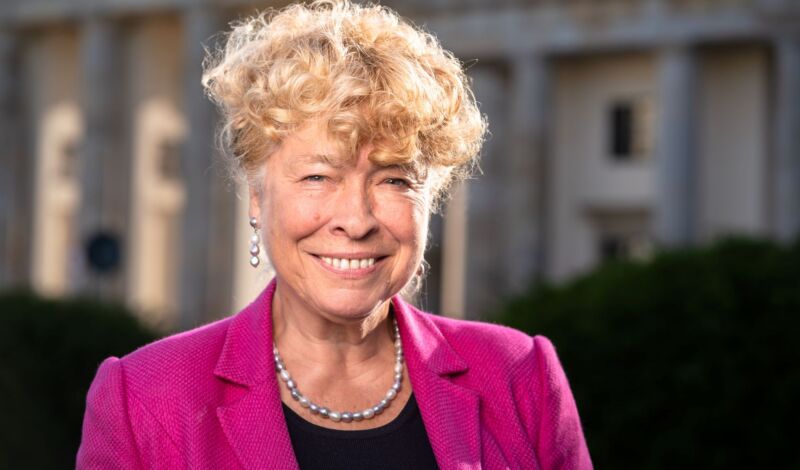 Das Porträtfoto zeigt die Politikwissenschaftlerin Gesine Schwan.
