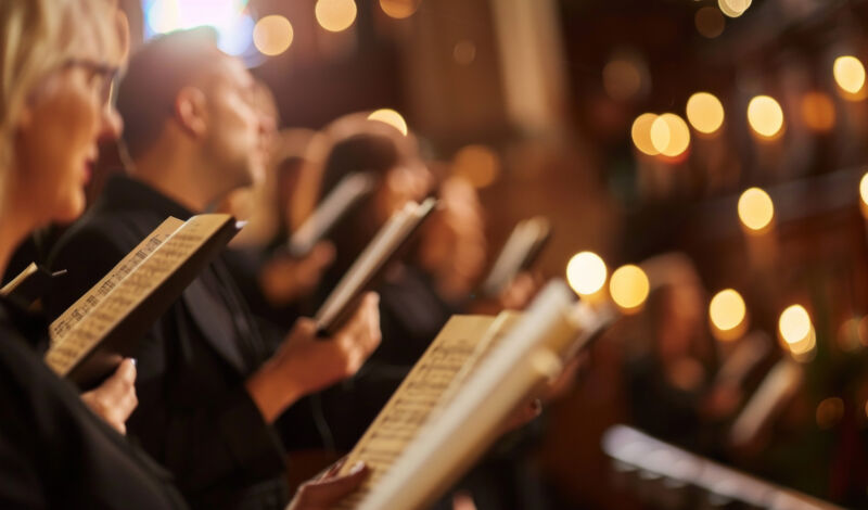 Ein Chor bei einem festlichen Konzert
