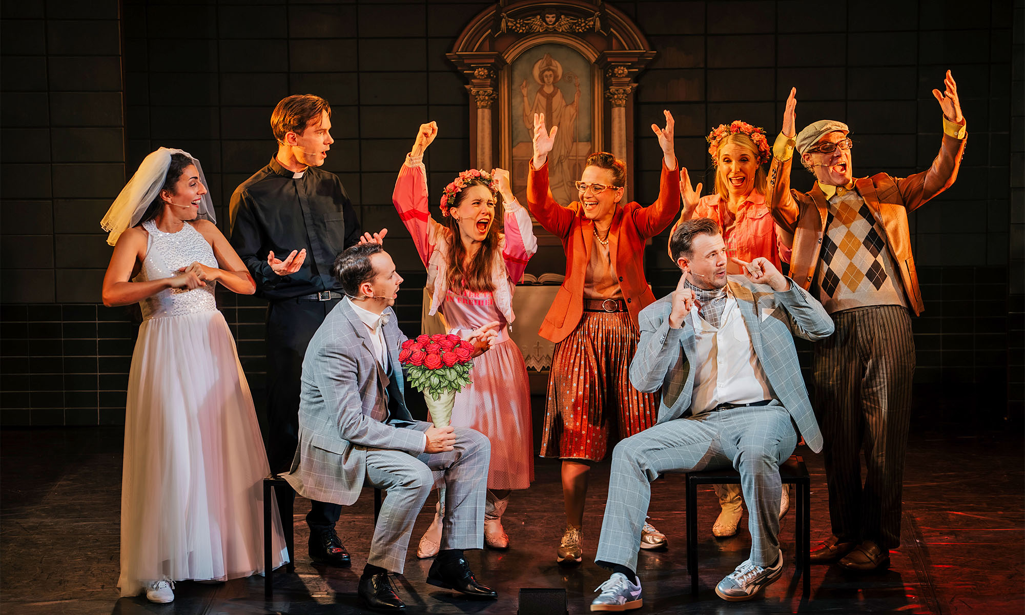 Darsteller des Comedy-Musicals Himmel & Kölle auf der Bühne