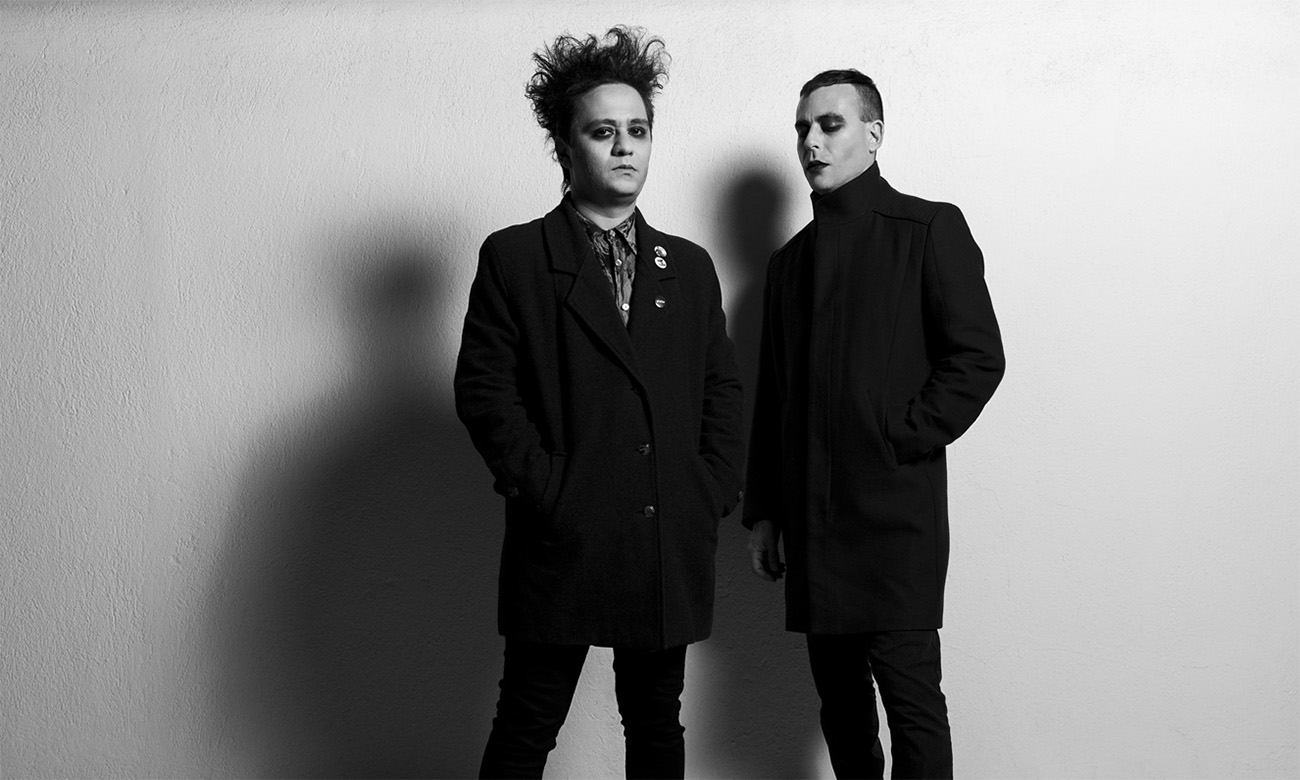 Die beiden Musiker des türkischen Dark-Wave-Duos She Past Away