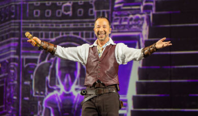 Der Schweizer Musiker DJ Bobo auf der Bühne.