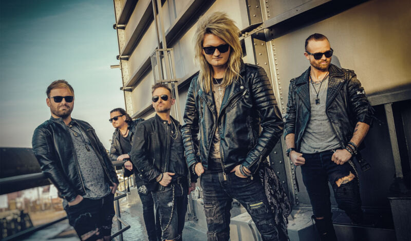Die Musiker der deutschen Hardrockband Kissin' Dynamite