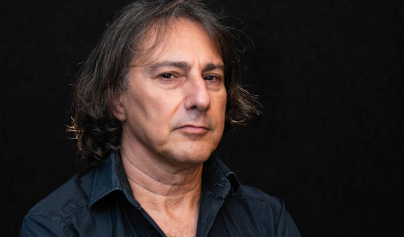 Der sizilianische Musiker Pippo Pollina im Porträt.