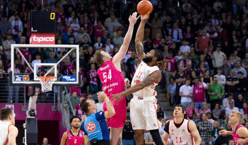 Foto vom Spiel Telekom-Baskets vs. FC Bayern