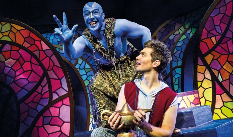 Darsteller des Dschnni und Aladin im Musical Aladin
