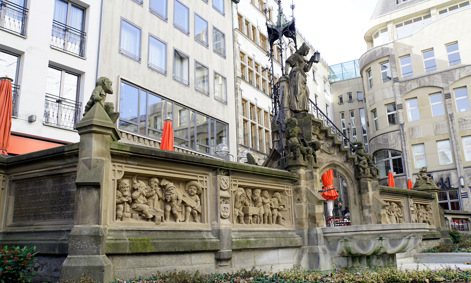 Der Heinzelmännchenbrunnen in der Kölner Altstadt