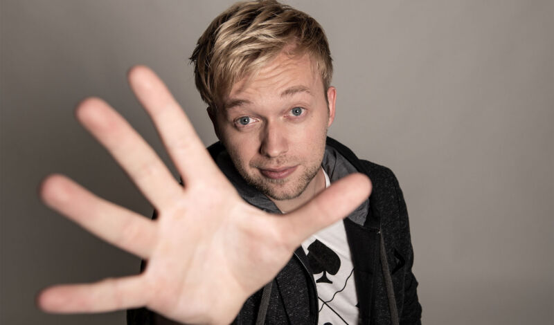 Der Zauberkünstler und Komödiant Marc Weide.