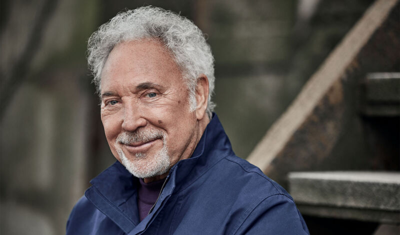 Porträtfoto des walisischen Sängers Tom Jones.