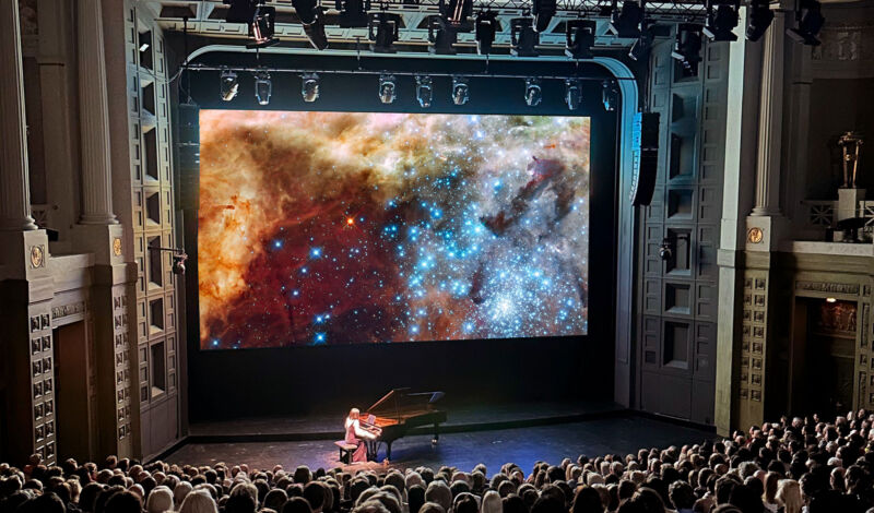 Blick in einen Konzertsaal während des Events "Bach in Space"