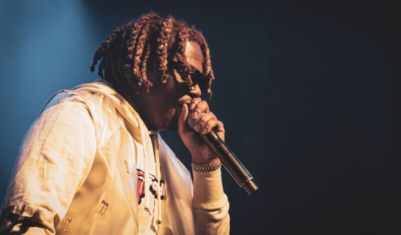 Rapper Gunna bei einem Auftritt auf der Bühne