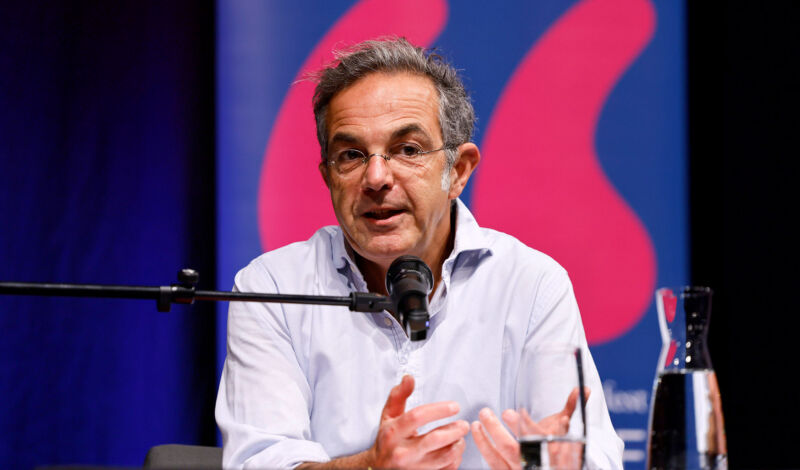 Schriftsteller Navid Kermani bei der Lit.Cologne