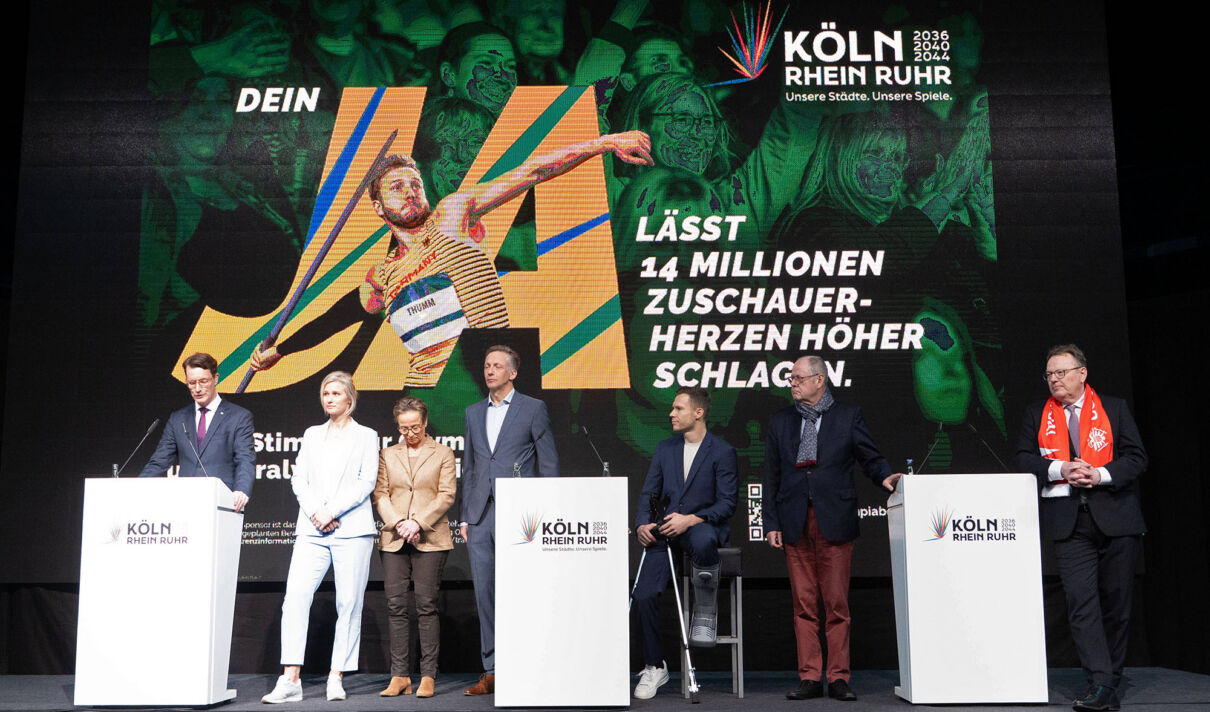 Politiker und Prominente in der Auftaktveranstaltung zur Kampagne für die Bewerbung zu Olympischen Spielen in Köln und Rhein-Ruhr