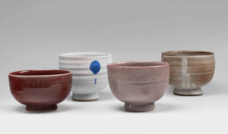 Das Foto zeigt vier Schalen.