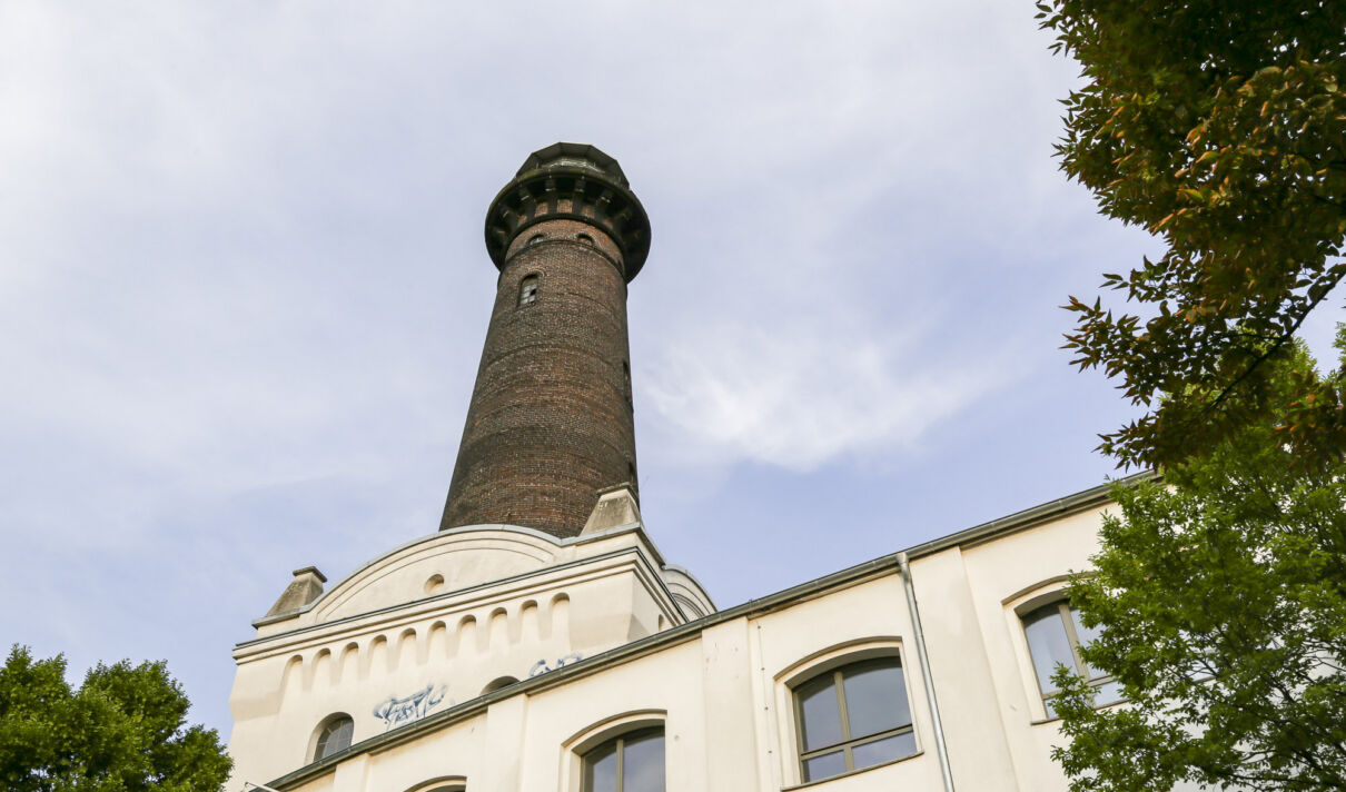 Der Heliosturm, das Wahrzeichen des Kölner Stadtteils Ehrenfeld