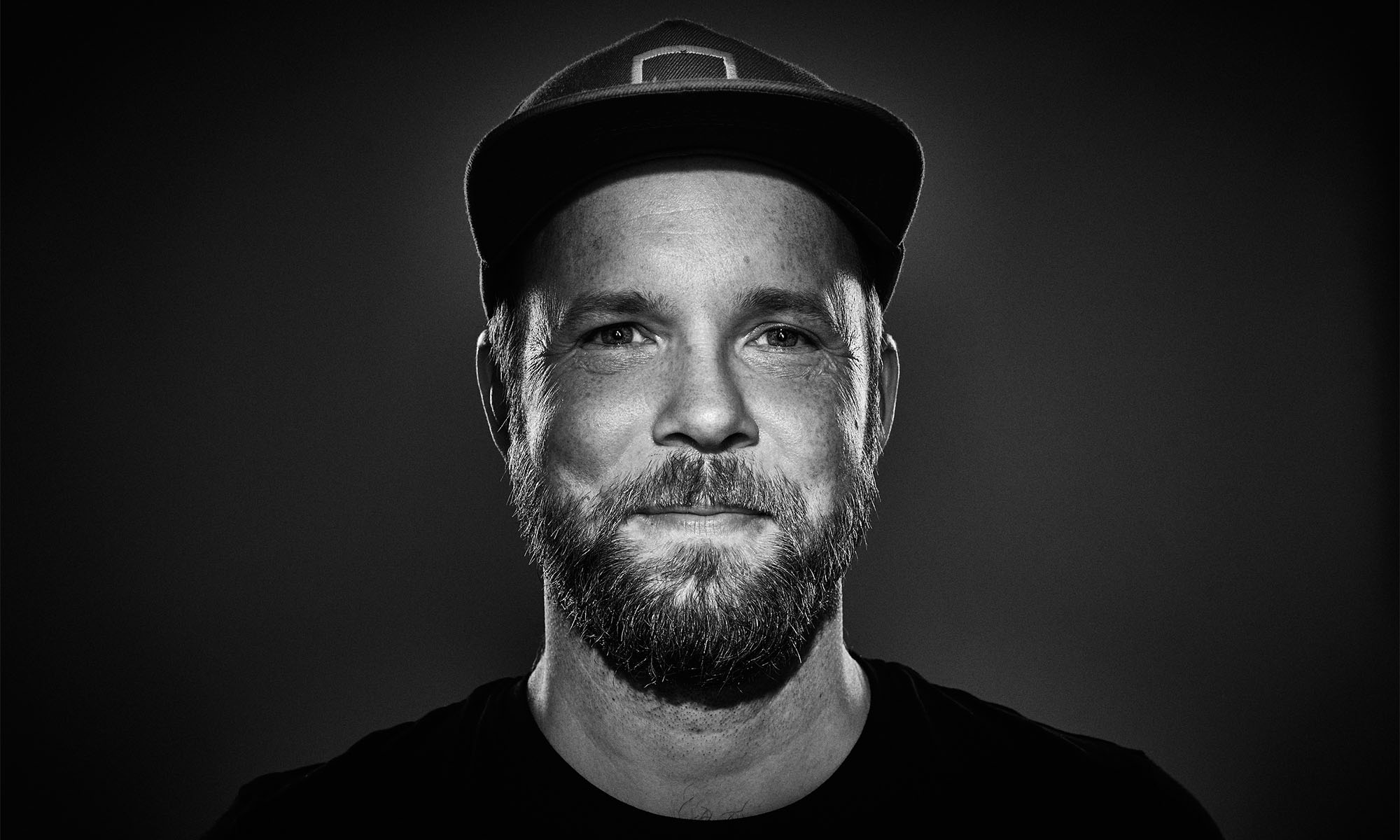Quichotte ist Comedian, Autor und Musiker aus Köln.