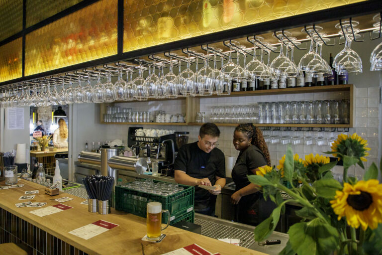 Das Brauhaus Marie & Johann an der Aachener Straße von innen.