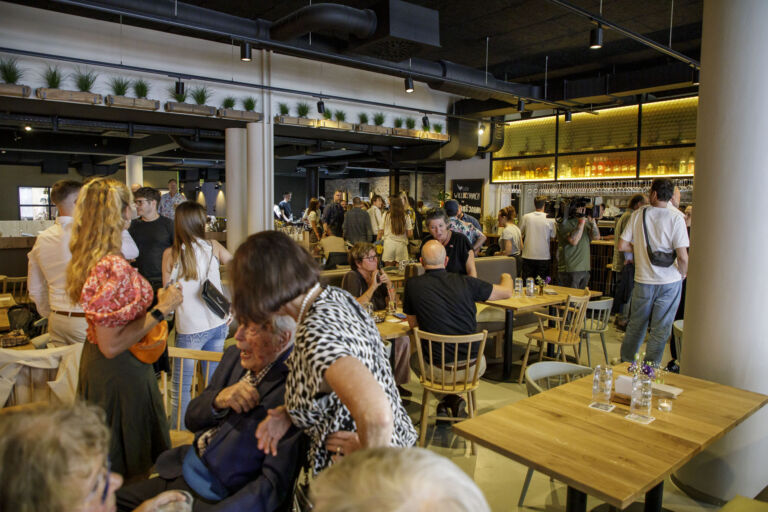 Das Brauhaus Marie & Johann an der Aachener Straße von innen.