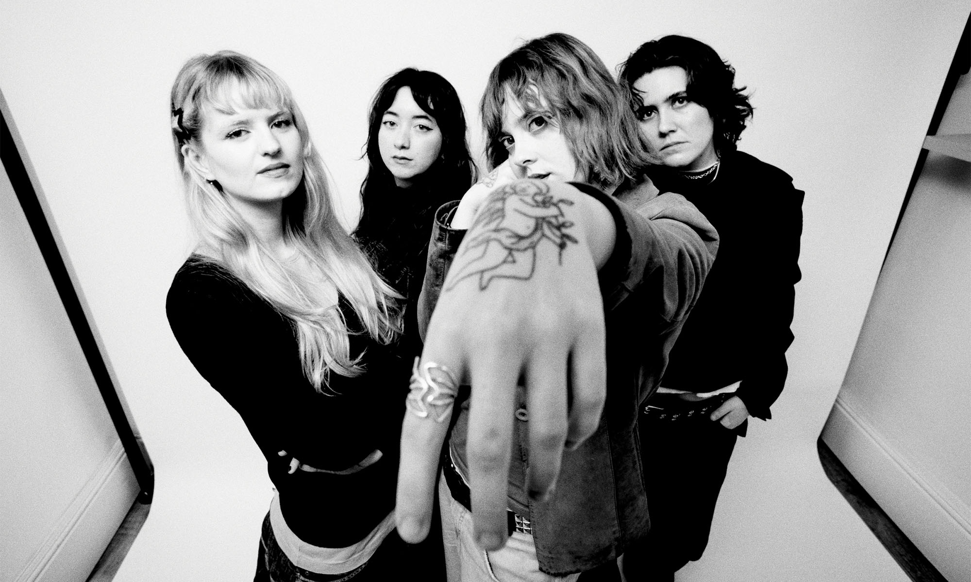 Die vier Musikerinnen der britischen Indie-Rocband Lime Garden.
