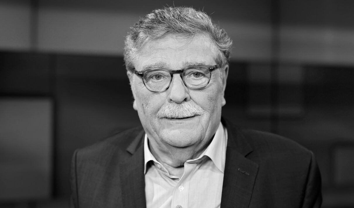Das Foto zeigt das Porträt von Kölns ehemaligen Bürgermeister Fritz Schramma.