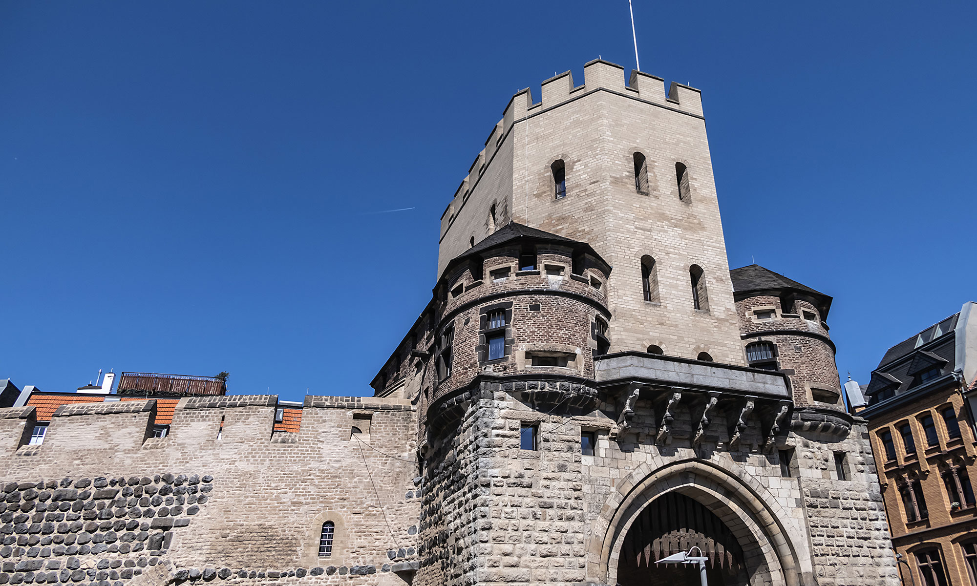 die Severinstorburg in Köln