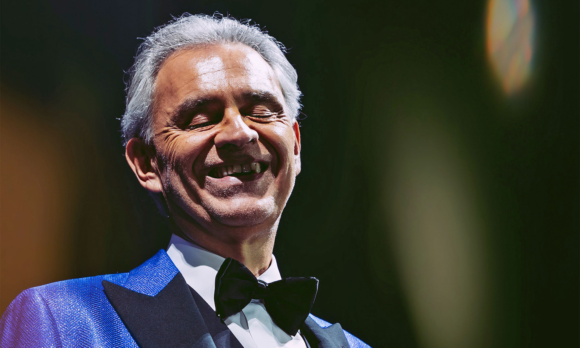 Porträt des Tenors Andrea Bocelli.