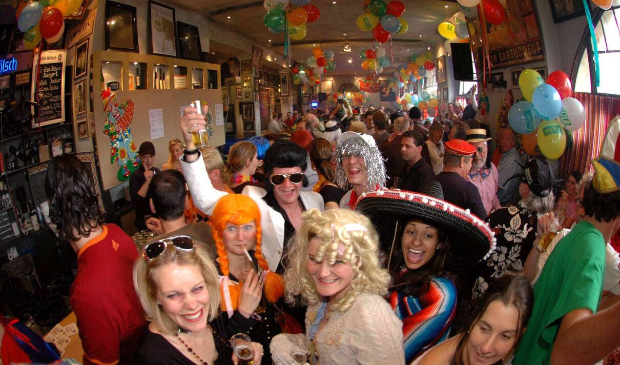 Karneval in der Kneipe bei einer Veranstaltung von Loss mer singe